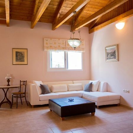 Loft Near The Beach Loutráki Dış mekan fotoğraf